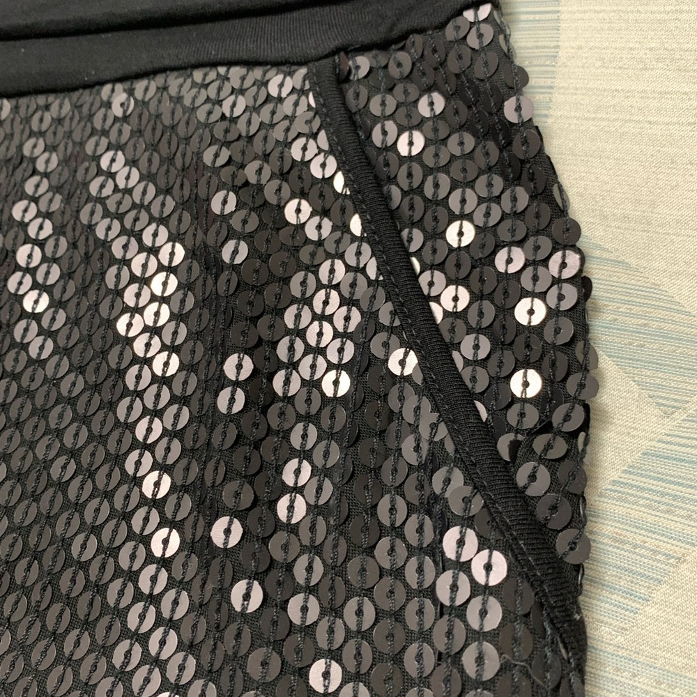 NWOT BCBG Max Azria Black Sequin Hot Shorts/Joggers/Running Size L - Picture 8 of 11